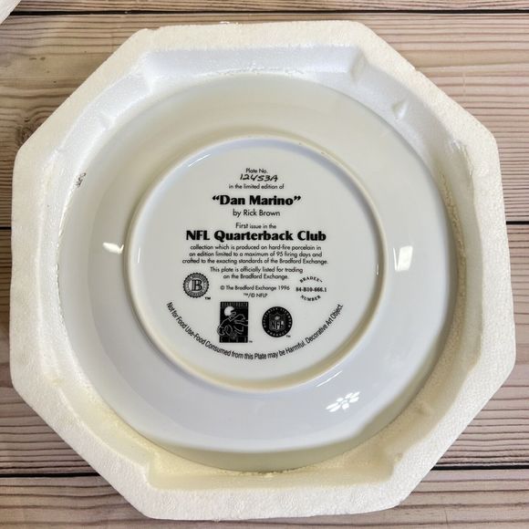 Dan Marino NFL Quarterback Club 8" Plate 1996 Bradford Exchange Miami Dolphins - Picture 4 of 10